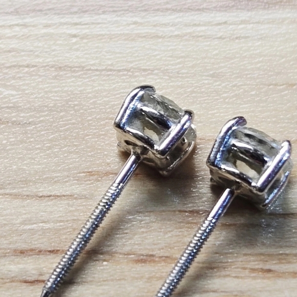 Diamond Stud Earrings  Round Natural  14KT Gold 4 Prongs Minimalist - Picture 10 of 11